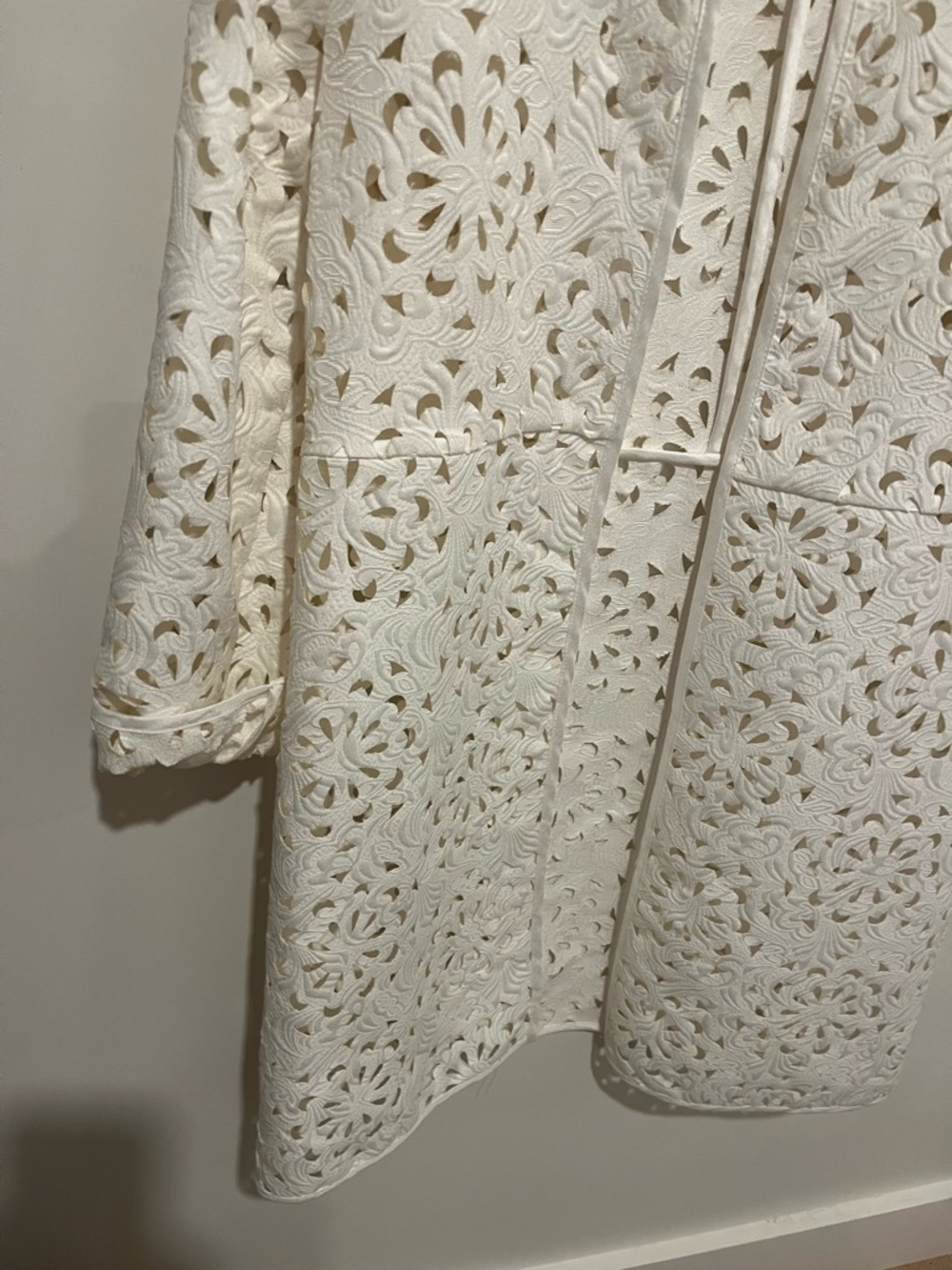 Grace Chuang Ivory Eyelet Lightweight Layer/coat - Picture 3 of 12